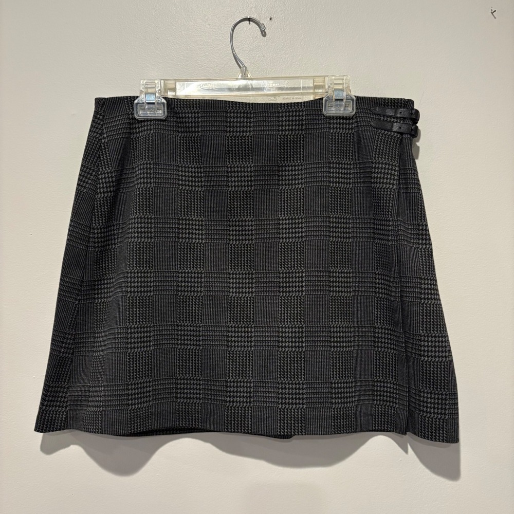 Vince Camuto Plaid Mini‎ Skirt Gray Black Faux Wrap Buckle Detail Sz 12 Academia